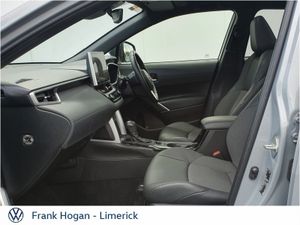 Toyota Corolla 1.8 Hybrid Sol Hatchback Low mileag - Image 4