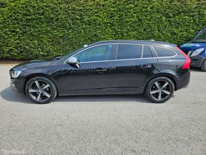 Volvo V60 2017 2.0 D3 150 SE R DESIGN ESTATE - Image 3