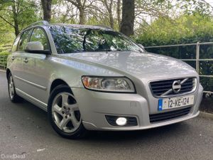 Volvo V50  Estate 1.6 D2 Exclusive Edition - Image 2