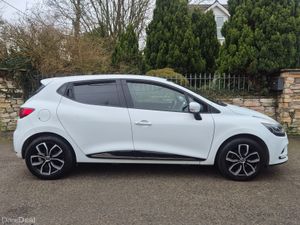 Renault Clio 2019 1.0 petrol manual - Image 4