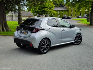 2022 Toyota Yaris 1.5 Petrol Hybrid Automatic Luna - Image 3