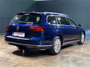Volkswagen Passat ELEGENCE LINE - BLACK HALF LEATH - Image 4