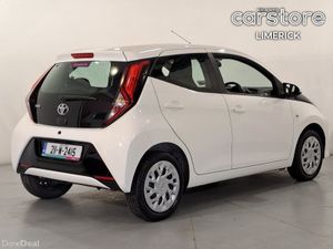 Toyota Aygo 1.0 VVT-i x-play Smartphone - Image 3