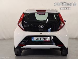 Toyota Aygo 1.0 VVT-i x-play Smartphone - Image 4