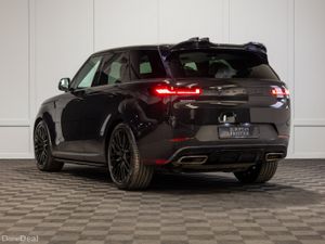 2023 Range Rover Sport P440e SE - Image 4