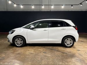 Honda Fit NEW MODEL - HYBRID 1.5 - CRUISE CONTROL - Image 3