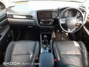 Mitsubishi Outlander 2.2 DI-D 150PS 6MT 4WD 7-Seat - Image 3