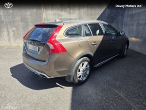 Volvo V60 2.0 TD D3 CROSS COUNTRY SE NAV - Image 3