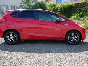2016 Honda Fit Hybrid Automatic - Image 4