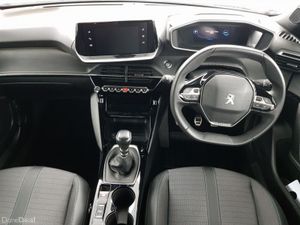 Peugeot 2008 1.2 Puretech 100bhp Allure - Image 4