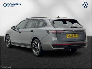Volkswagen Passat Estate R-Line - Image 3