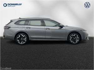 Volkswagen Passat Estate R-Line - Image 4