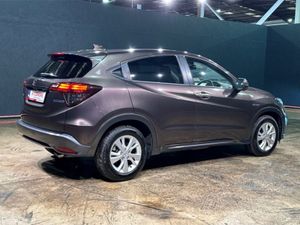 Honda Vezel HYBRID 1.5L AUTOMATIC - REVERSE CAMERA - Image 4