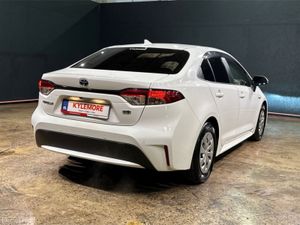Toyota Corolla AUTOMATIC 1.8 HYBRID SALOON G-X - P - Image 4