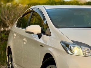 2013 Toyota Prius 1.8 Hybrid Automatic - Image 4
