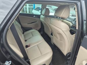 Hyundai Tucson Executive 5DR - Image 3
