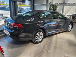 17  VOLKSWAGEN PASSAT DIESEL - Image 3