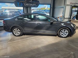 17  VOLKSWAGEN PASSAT DIESEL - Image 2