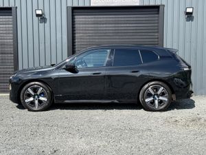 231 Bmw IX 40 M-Sport - Image 3