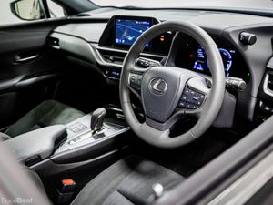 Lexus UX Urban 72.8kWh Auto 200HP - Image 2