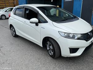 2015 Honda Fit Hybrid Automatic/ Leather Spec - Image 4