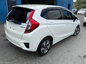 2015 Honda Fit Hybrid Automatic/ Leather Spec - Image 3