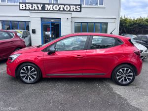 2023 RENAULT CLIO 1.3 PETROL AUTO Equilibre - Image 3