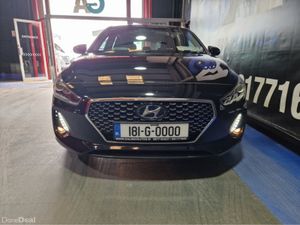Hyundai i30 1.6 CRDI ** SAT NAV, REVERSING CAMERA* - Image 3