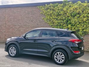 Hyundai Tucson EXECUTIVE  LOW MILAGE - Image 2