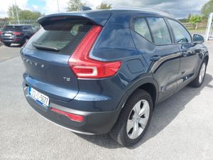 Volvo XC40 T2 MOMENTUM 5DR - Image 4