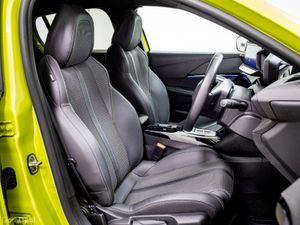Peugeot 208 E-GT 51kWh Auto 155HP - Image 3