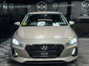 Hyundai i30 1.6 DIESEL DELUXE 5DR LOW MILEAGE - Image 4