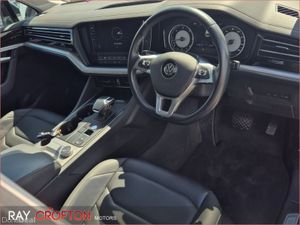 Volkswagen Touareg 3.0TDI 286HP V6 4M DSG Design - Image 3
