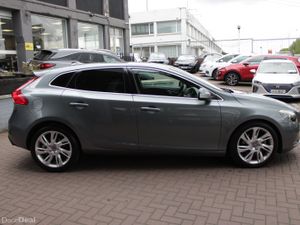 2016 VOLVO V40 5DR HATCHBACK AUTO - Image 3