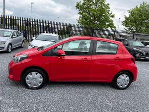 2015 (151) Toyota Yaris 1.3 VVTi Luna - Image 4