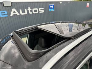 Volkswagen T-Roc R-LINE - SUNROOF - 2.0L DIESEL - - Image 4