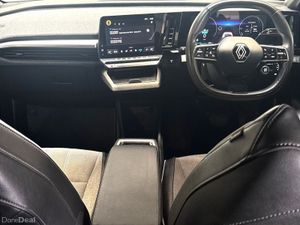 Renault Megane E-Tech EV60 220hp Techno - Image 2