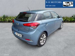 Hyundai i20 2017 DELUXE 1.1 Crdi **ONLY 52km** - Image 4