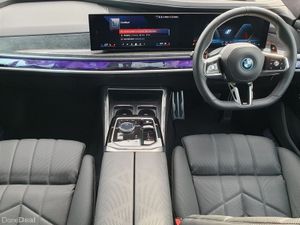 BMW 7-Series M760e xDrive - Image 4