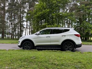 Hyundai Santa Fe 2015 4X4 7 Seater - Image 4
