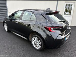 241 Toyota Corolla 1.8 Hybrid Luna Auto - Image 3