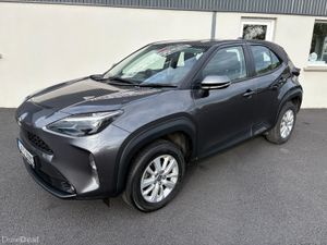241 Toyota Yaris Cross 1.5 Hybrid Luna Auto - Image 2