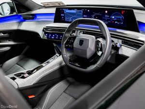 Peugeot 5008 GT Hybrid Auto 145HP - Image 3