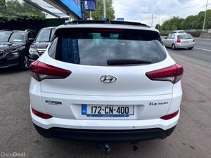 Hyundai Tucson 1.7 CRDI, PREMIUM MODEL, SLID & TIL - Image 3