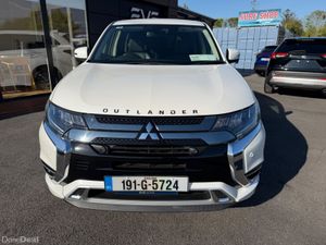 4X4 Plug-in Hybrid - High Spec - Like New - Image 4
