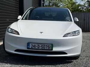 241 Tesla Model 3 RWD - Image 2