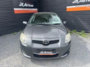 Toyota Auris 1.4 5DR LUNA - Image 2