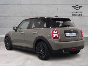 Mini Cooper 5-Door Cooper Classic - Image 3