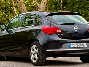 Opel Astra 2013 - Image 4