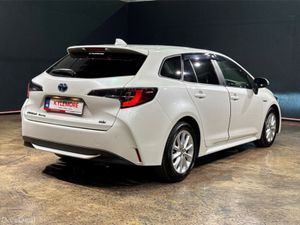 Toyota Corolla 1.8 HYBRID - ESTATE - FACTORY ALLOY - Image 4